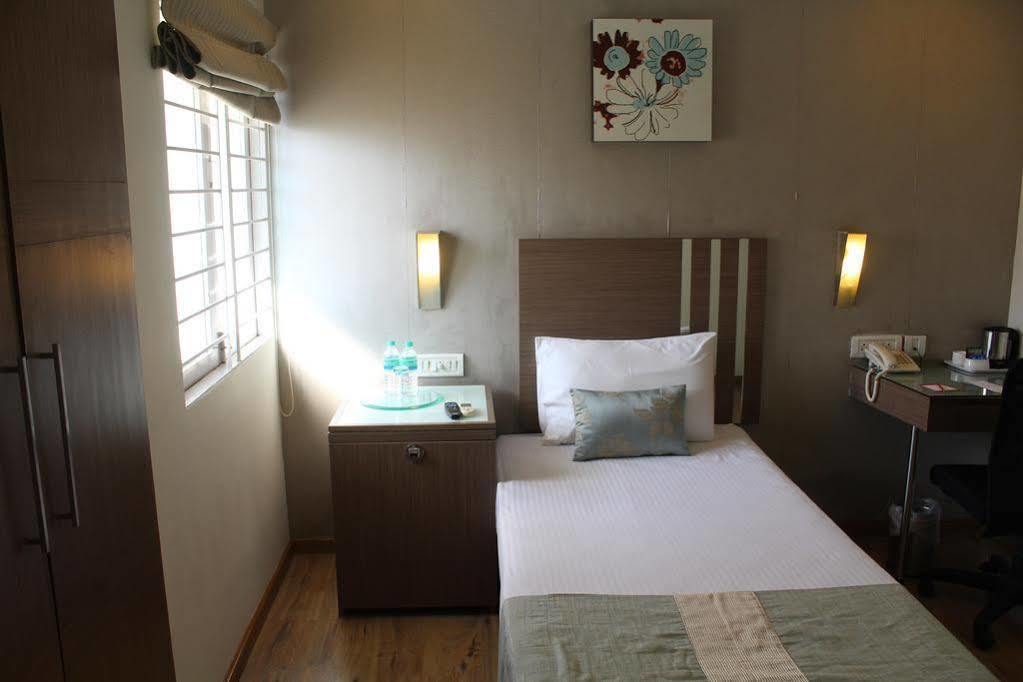 The Lotus Hotel, Venkatraman Street Aparthotel Chennai