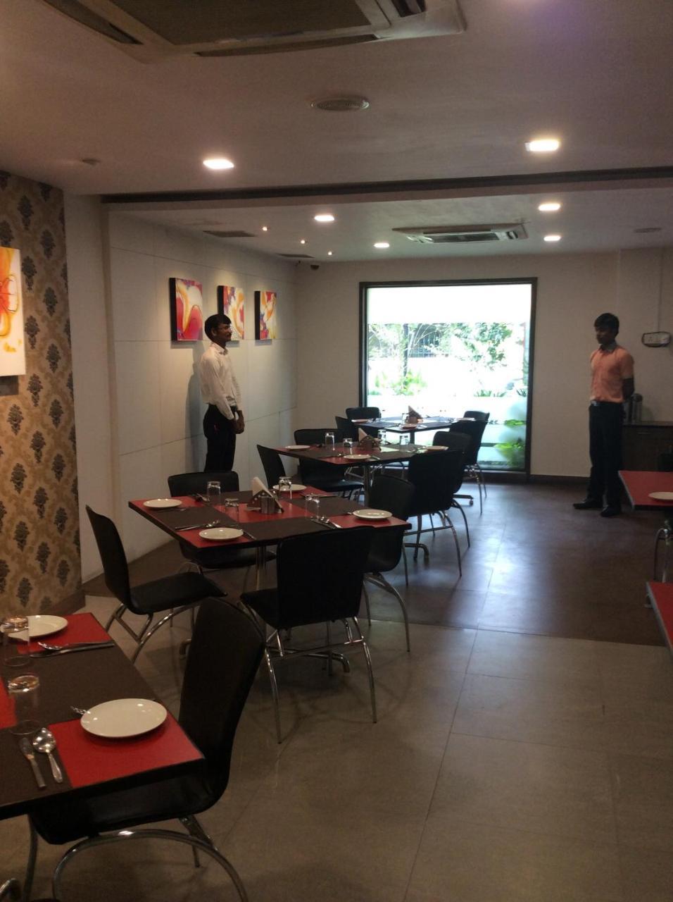 The Lotus Hotel, Venkatraman Street 3* Chennai